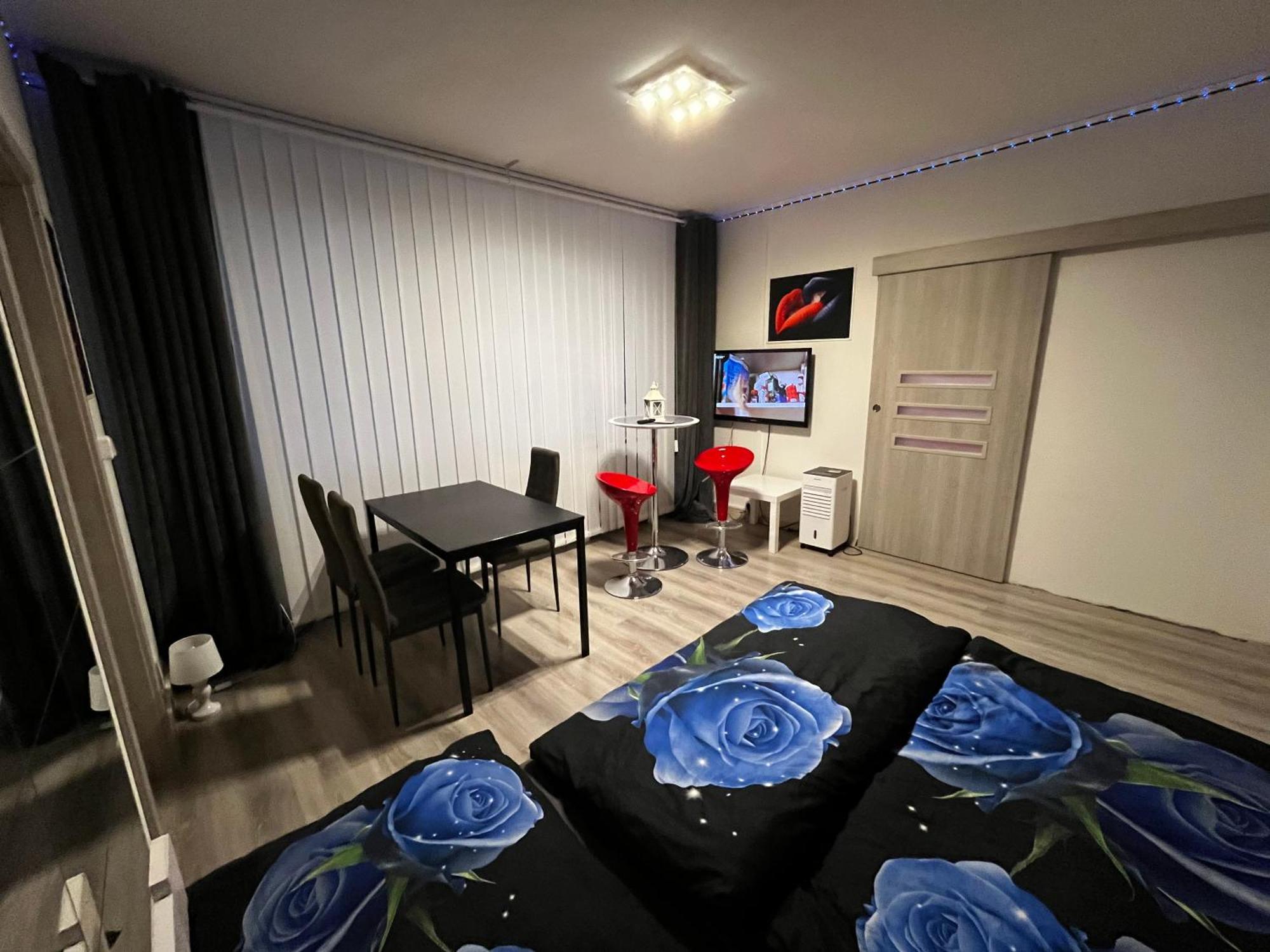 Monfas Apartment Barrandov Praga Esterno foto